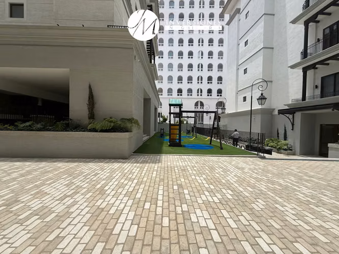 Apartamento en Venta de 3 Dormitorios en zona 16