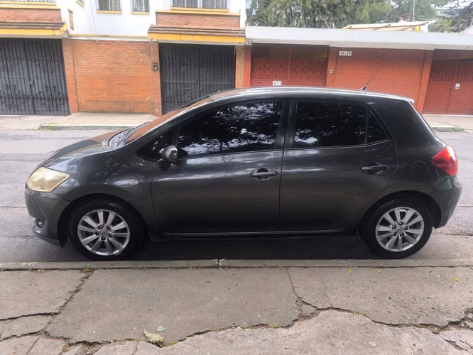 Toyota Auris 2009 de Agencia Full Equipo