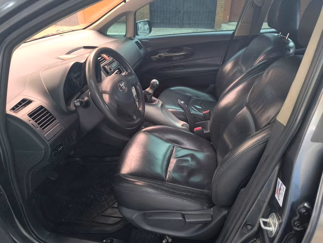Toyota Auris 2009 de Agencia Full Equipo
