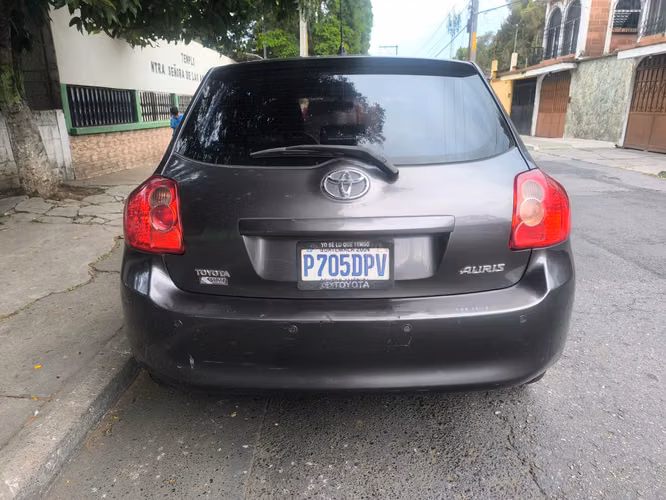 Toyota Auris 2009 de Agencia Full Equipo