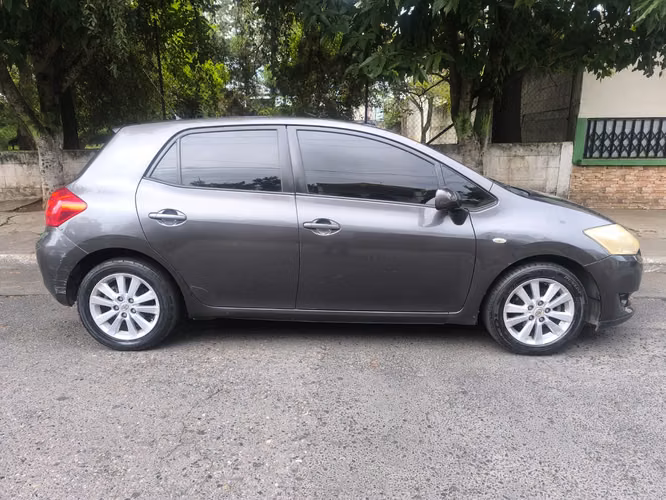 Toyota Auris 2009 de Agencia Full Equipo