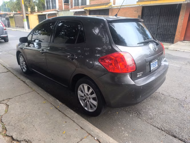 Toyota Auris 2009 de Agencia Full Equipo