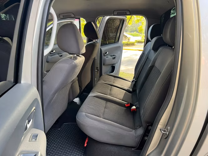 Pick up Volkswagen Amarok mecánico 2013 de agencia 