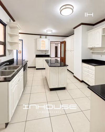 APARTAMENTO EN RENTA ZONA 10 EN NIVEL ALTO 