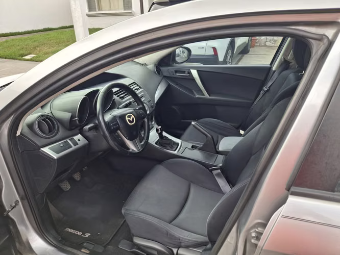 Mazda 3 Grand Touring 2010