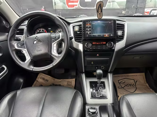 Mitsubishi L200 Gls 2023 de Agencia Automático y Tiptronic 4x4 Nada que Invertir un dueño Récord de agencia