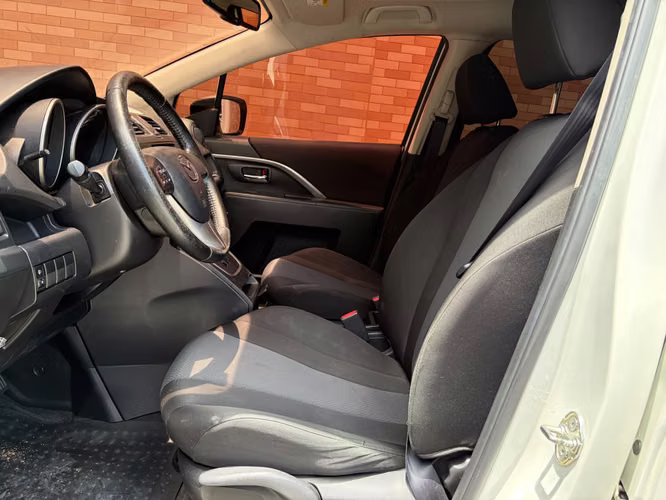 Mazda 5 Wagon de Agencia Modelo 2017
