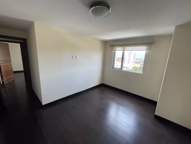 Rento apartamento de 3 dormitorios en Zona 14 CERCA DE EUROPLAZA