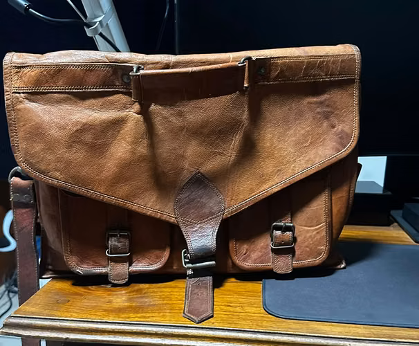MALETA - MESSENGER BAG - CUERO – VINTAGE - COLOR: HENNA