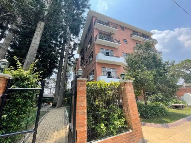 Rento apartamento en Zona 10 OAKLAND CERCA OAKLAND MALL