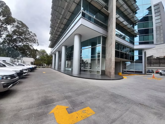 LOCAL EN VENTA DENTRO DE EDIFICIO, ZONA 15/MUNDO INMOBILIARIO