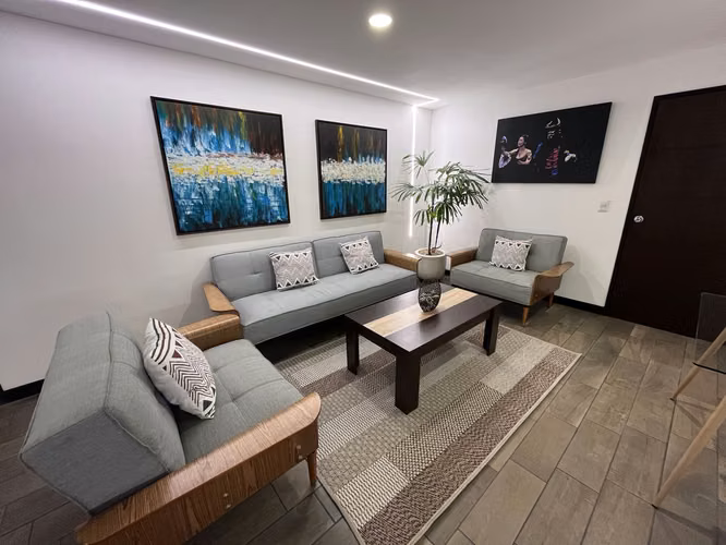 APARTAMENTO AMUEBLADO EN RENTA EN ZONA 10, EDIFICIO VERONA 