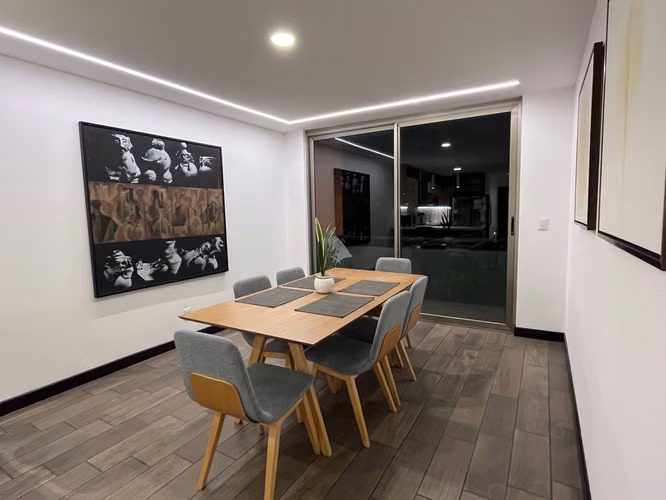 APARTAMENTO AMUEBLADO EN RENTA EN ZONA 10, EDIFICIO VERONA 