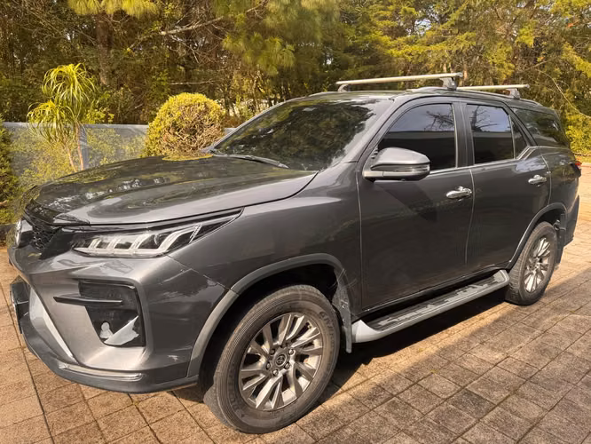 Venta Toyota Fortuner SRV 2023