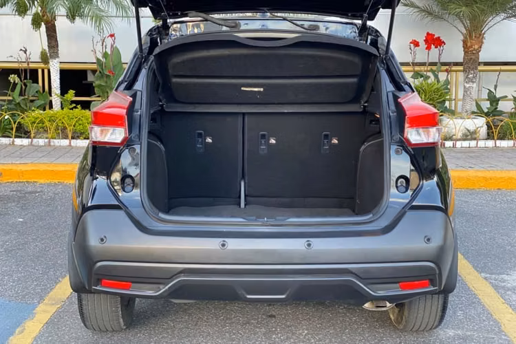 NISSAN KICKS 2020, RECIENTE INGRESO, OPTIMO ESTADO. 10 BOLSAS DE AIRE INTACTAS 