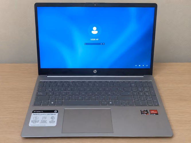  Laptop HP 15 - AMD Ryzen 7 