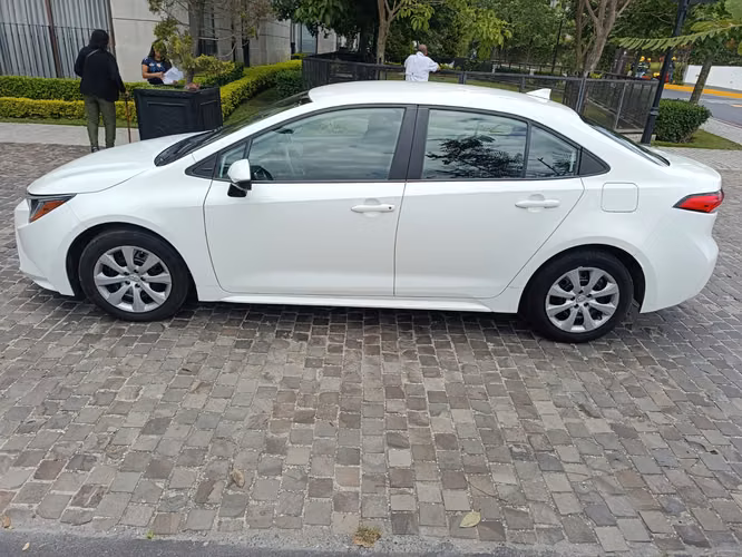 Toyota corolla LE 2022 recién ingresado 