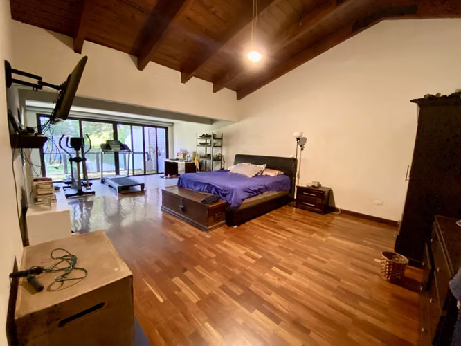 VENDO CASA CON AMPLIO TERRENO EN EXCLUSIVA COLONIA, zona 11 - Miniatura 5