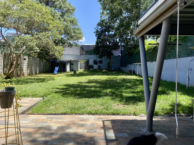 VENDO CASA CON AMPLIO TERRENO EN EXCLUSIVA COLONIA, zona 11 - Miniatura 10