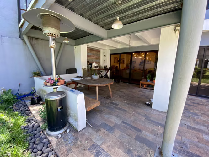 VENDO CASA CON AMPLIO TERRENO EN EXCLUSIVA COLONIA, zona 11 - Miniatura 8
