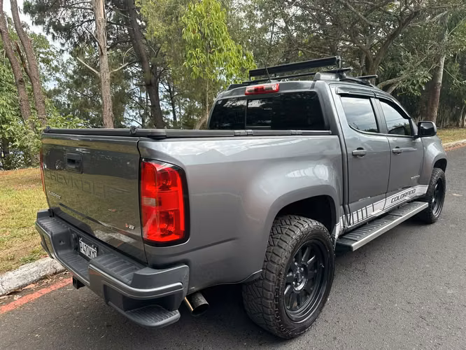 CHEVROLET COLORADO 2022 - todas sus bolsas de aire, listo para traspaso.