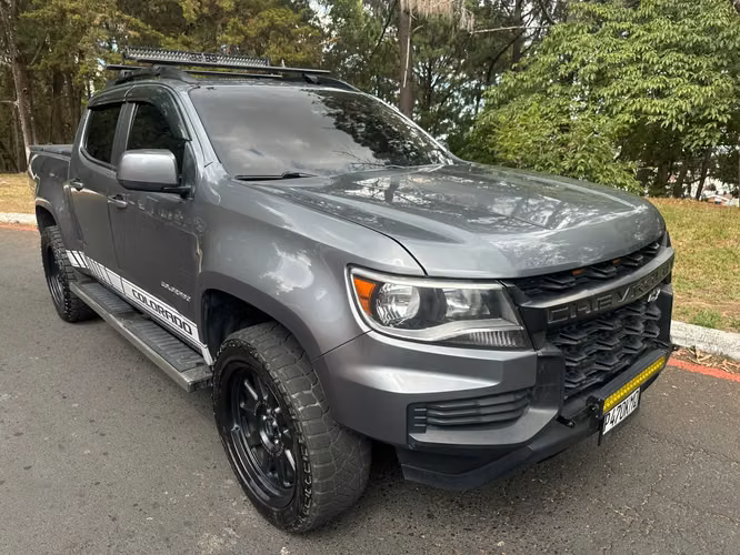 CHEVROLET COLORADO 2022 - todas sus bolsas de aire, listo para traspaso.