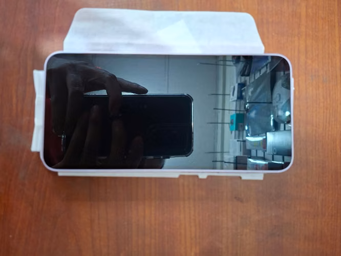 Samsung Galaxy A35 5G muy poco uso, en perfecto estado. Q.1,400.00 color lila.