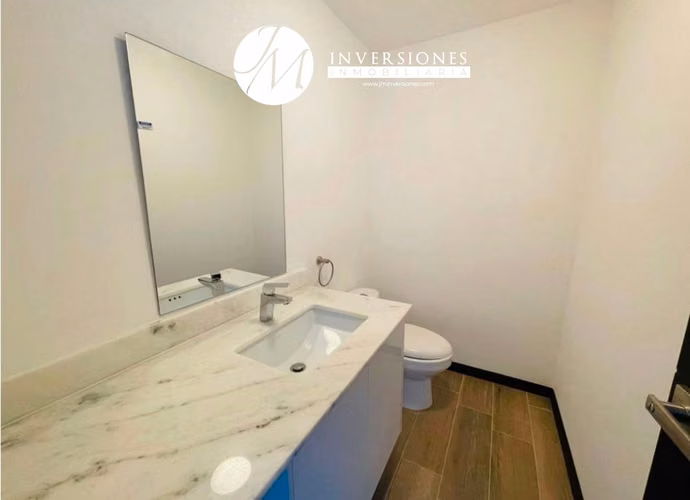 Apartamento en Venta de 3 dormitorios en zona 14
