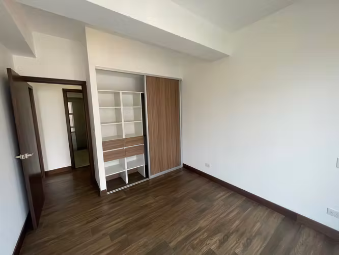 Rento apartamento en Zona 14 EDIFICIO EXCLUSIVO ROOFTOP CON PISCINA - Imagen 16