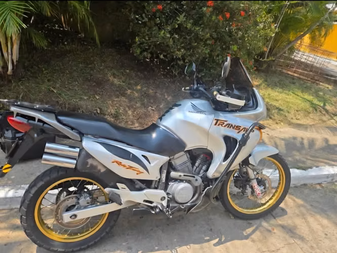 Honda transalp xl 650 2001.