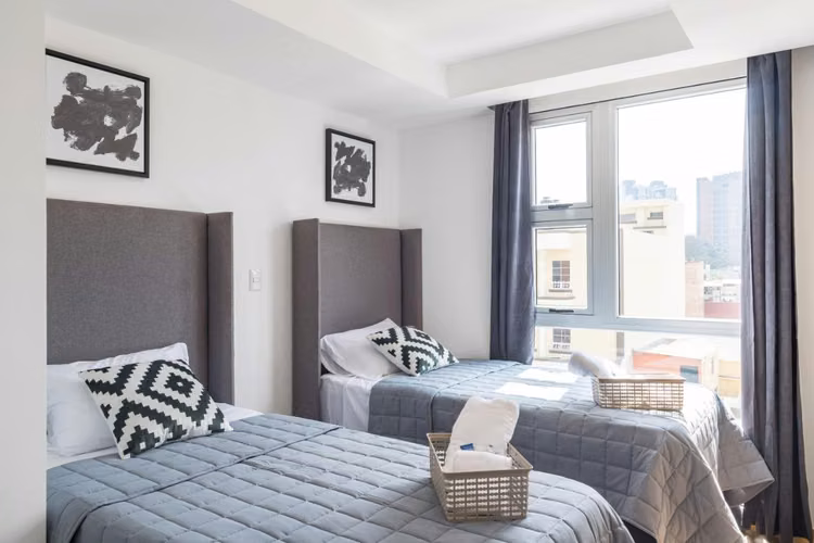 Rento apartamento AMUEBLADO En Zona 10 BUEN PRECIO!!