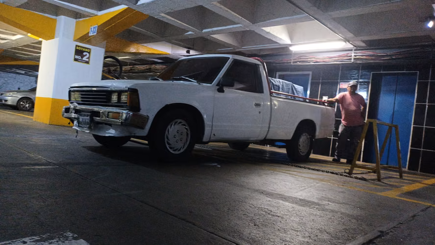 Servicio de fletes traslados de mercaderia materiales extracciones de ripo tierra ramas  y ms