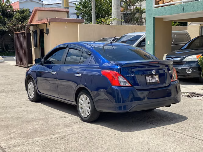 Nissan Versa SV 2019 motor 1.6 economico - Imagen 4