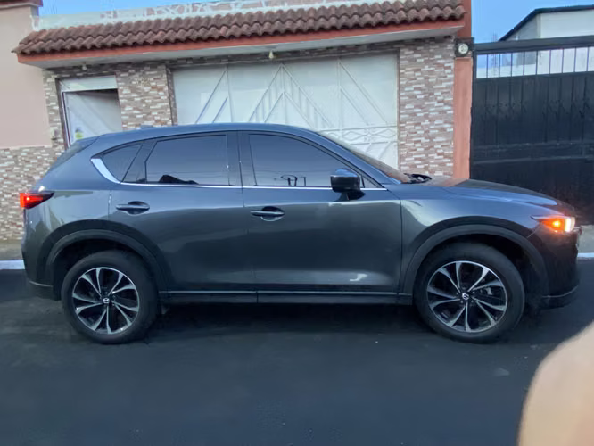 Mazda CX5 2023 premium plus AWD - Imagen 8