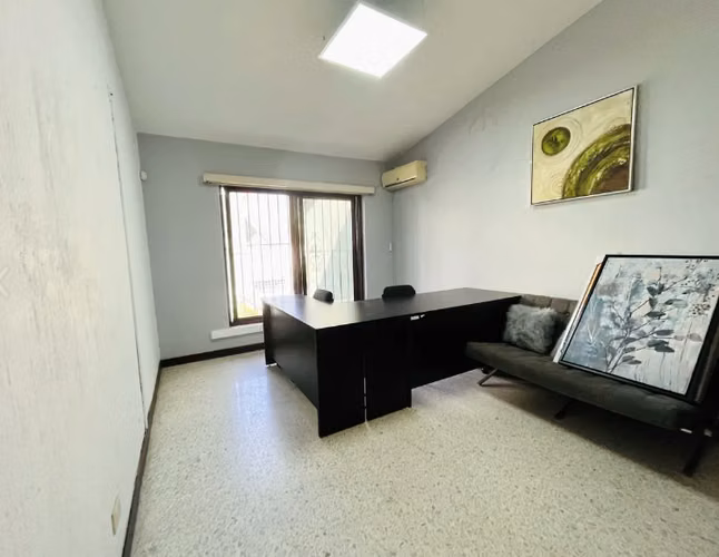 CASA EN RENTA, PARA OFICINAS EN ZONA 14 - CODIGO 103,843,27 - Imagen 3