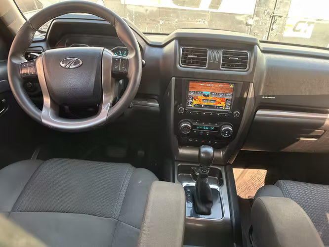 Pick Up Mahindra S11 2022 Automático y Tiptronic 4x4 de Agencia Turbo Diesel un dueño con Récord de Agencia - Imagen 8