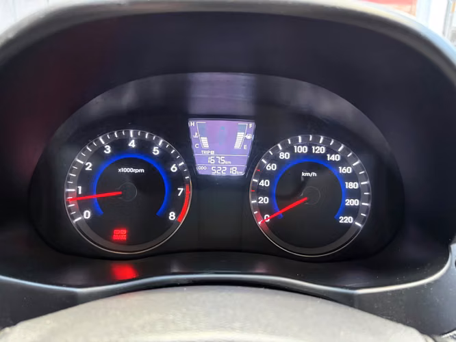 Hyundai Accent GLS de Agencia Modelo 2013 - Imagen 10