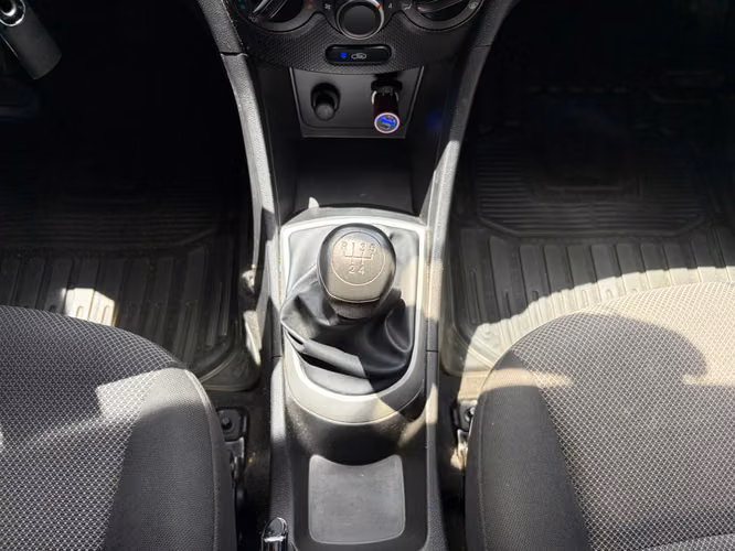 Hyundai Accent GLS de Agencia Modelo 2013 - Imagen 9