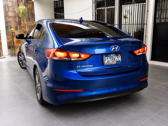 2017 Elantra SE nítido  - Imagen 2