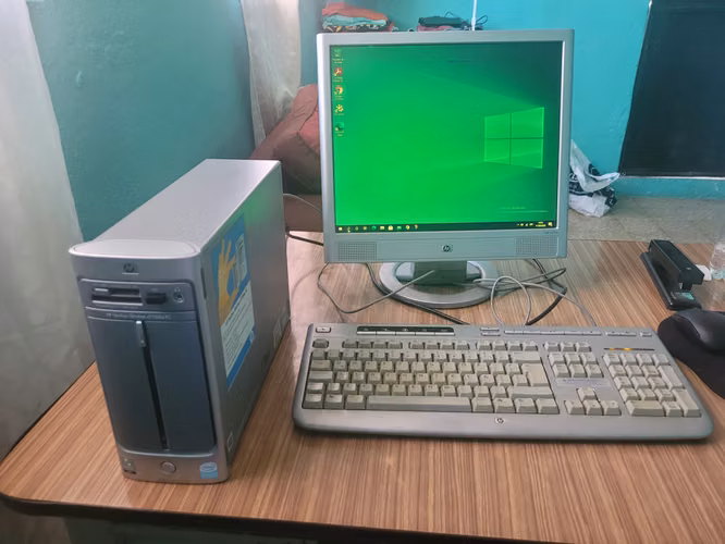 HP PAVILION SLIMLINE s7720la PC