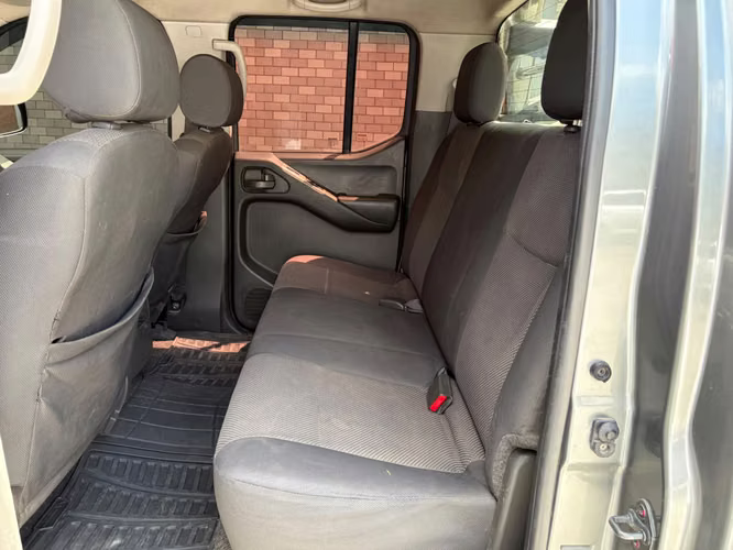 Nissan Navara D40 de Agencia Modelo 2014 - Imagen 3