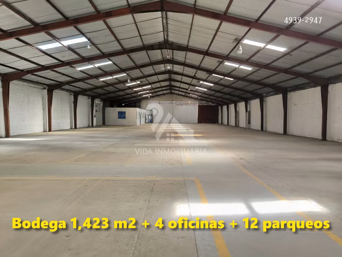 BODEGA EN XELA DE 1,423 M2, LAS ROSAS ZONA 5, CARRETERA PRINCIPAL
