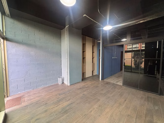 OFICINA EN VENTA EN EDIFICIO PIALÉ, ZONA 10 | TERRAZA + JARDÍN | J