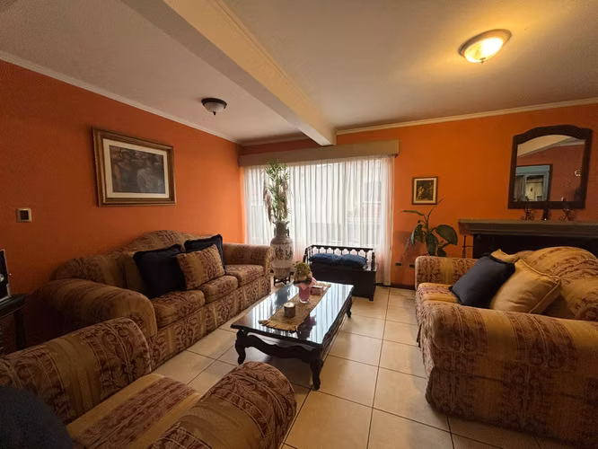 CASA EN VENTA EN PASEO DE LA VEREDA | JARDÍN + PÉRGOLA | J - Imagen 4