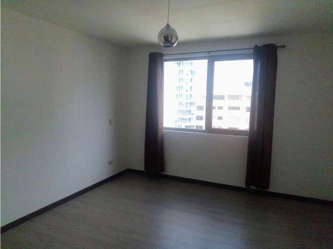 Apartamento en Renta Zona 10 - Imagen 2