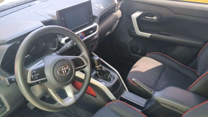 Toyota raize automática de agencia 