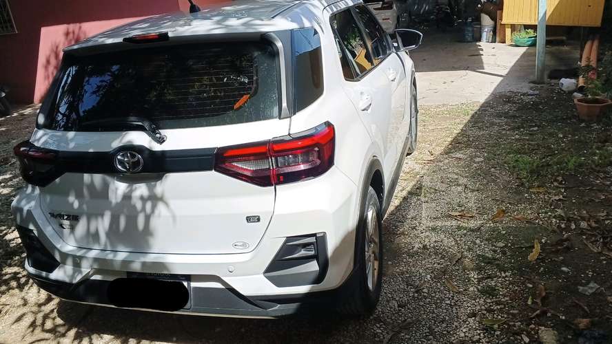 Toyota raize automática de agencia 