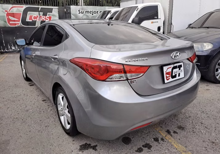 Hyundai Elantra 2011 Importado Automático y Triptonic Súper Económico Millas Reales de Reciente Ingreso