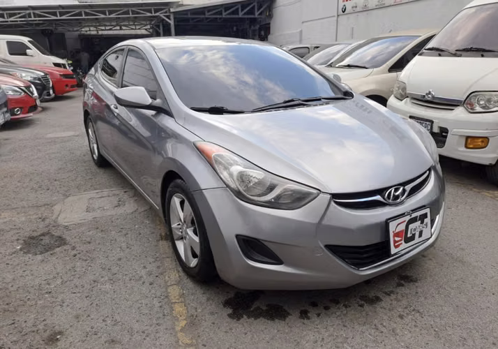 Hyundai Elantra 2011 Importado Automático y Triptonic Súper Económico Millas Reales de Reciente Ingreso