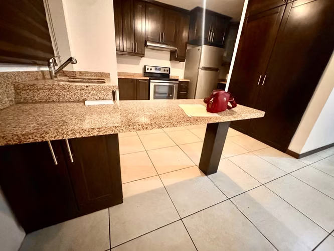 Zona 11 • Apartamento en Renta • Santa María Las Charcas - Imagen 3